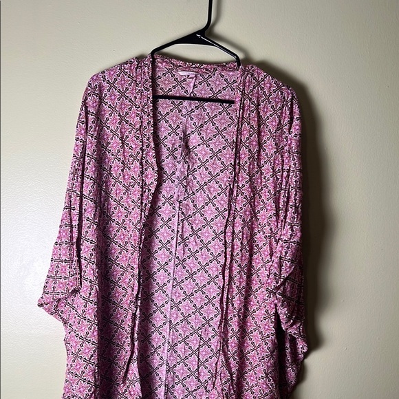 Victoria's Secret Pink and Black Patterned Kimono - Picture 1 of 4